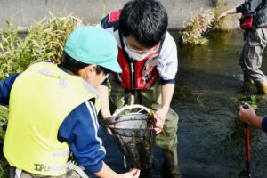 Read more about the article 淡水魚と環境の調査　－赤磐市立城南小学校－